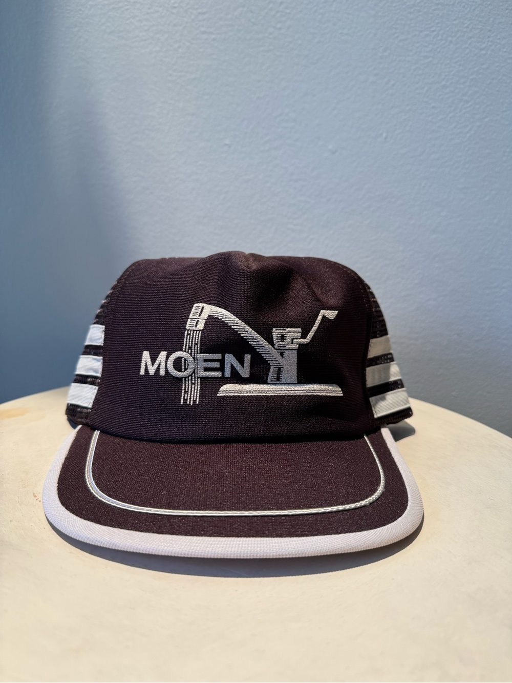 vintage Moen Logo Browb and White Trucker Hat snapback